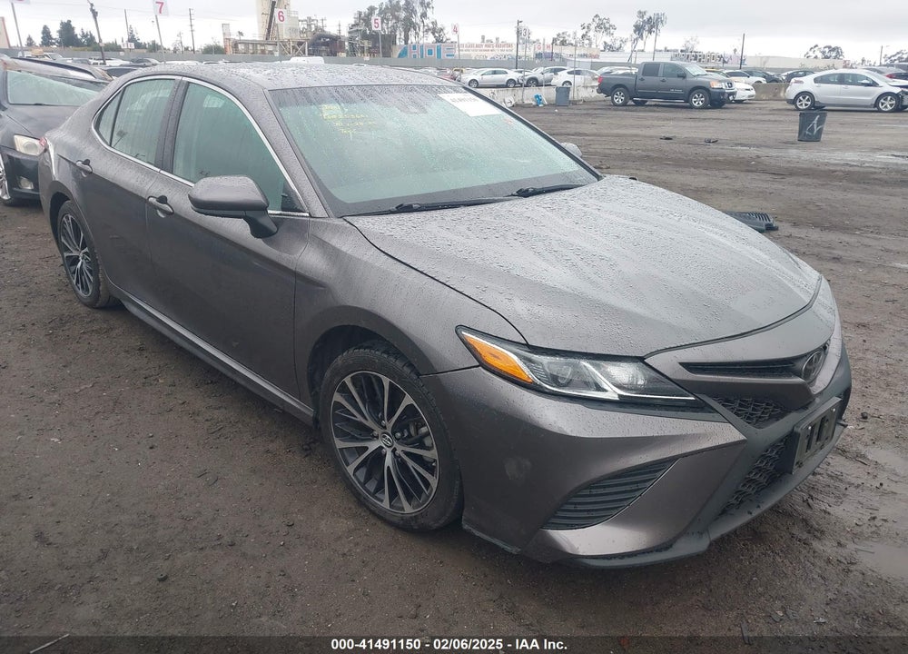 2018 TOYOTA CAMRY VIN: 4T1B11HK9JU577679