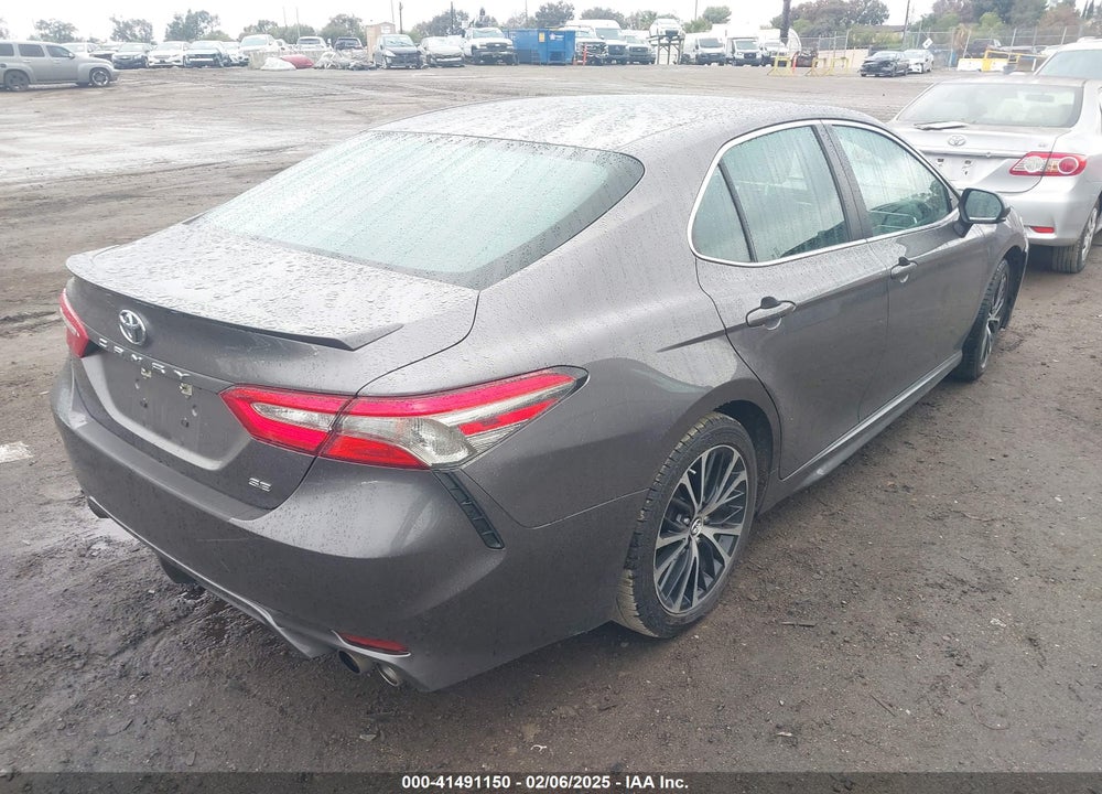 2018 TOYOTA CAMRY VIN: 4T1B11HK9JU577679