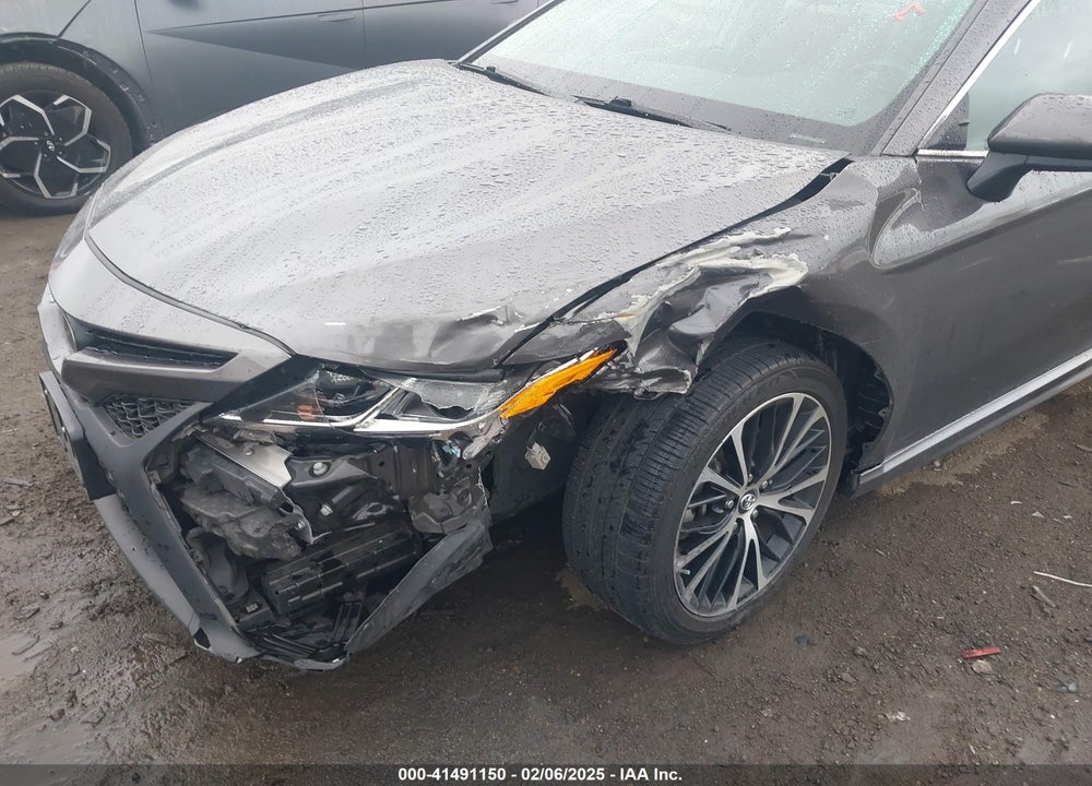 2018 TOYOTA CAMRY VIN: 4T1B11HK9JU577679