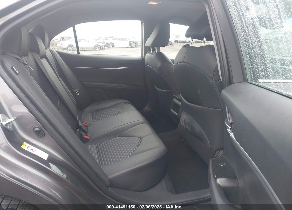 2018 TOYOTA CAMRY VIN: 4T1B11HK9JU577679