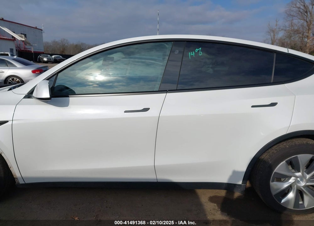 2021 TESLA MODEL Y LONG RANGE DUAL MOTOR ALL-WHEEL DRIVE VIN: 5YJYGDEE3MF265786