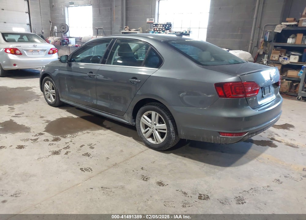 2013 VOLKSWAGEN JETTA HYBRID VIN: 3VW637AJ8DM230225