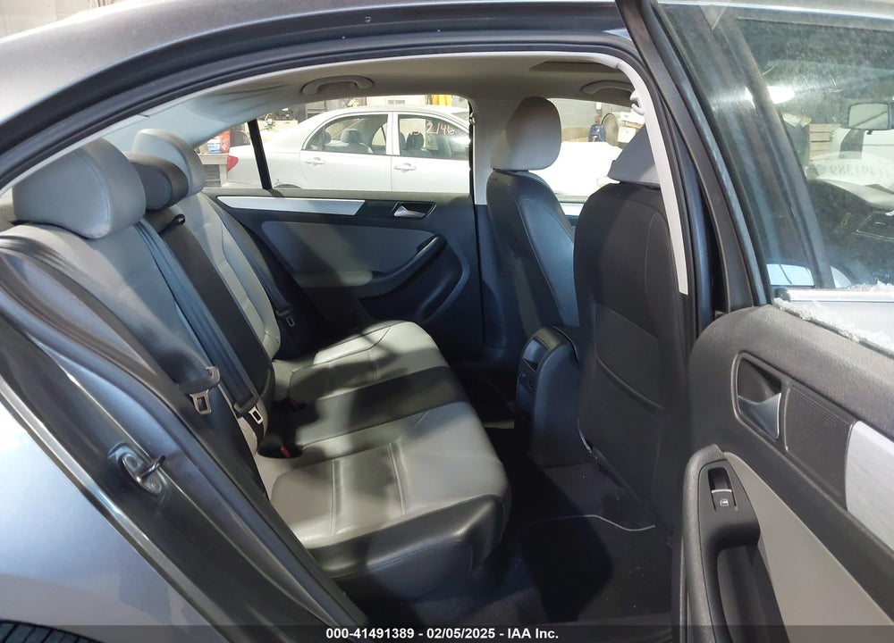 2013 VOLKSWAGEN JETTA HYBRID VIN: 3VW637AJ8DM230225