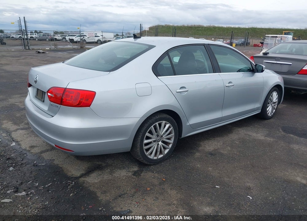 2012 VOLKSWAGEN JETTA VIN: 3VWLP7AJ3CM322431