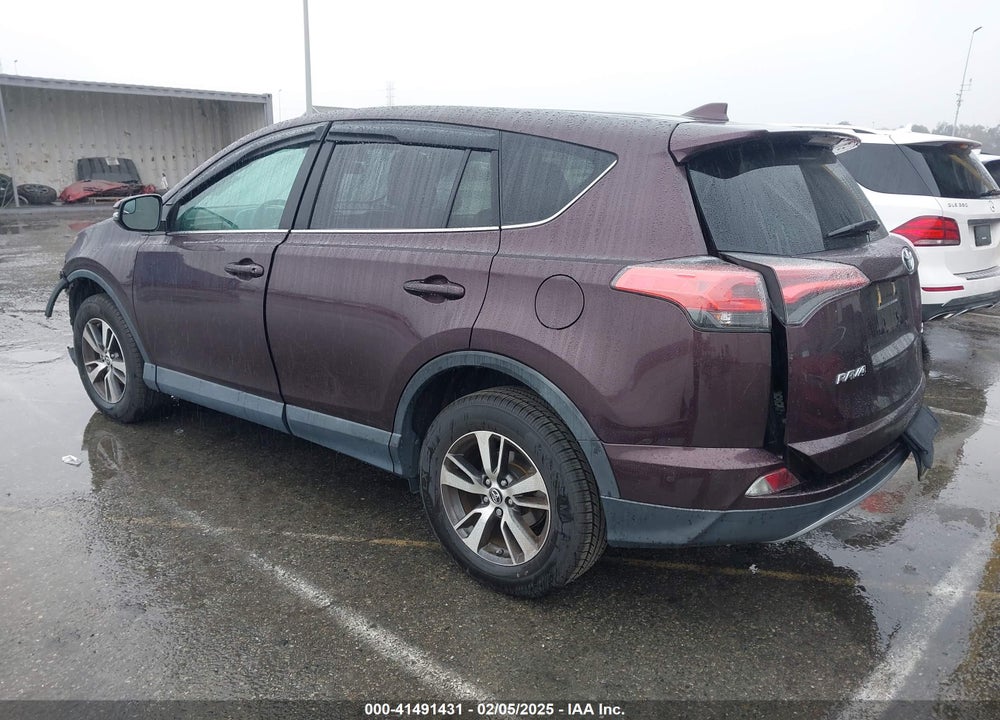 2018 TOYOTA RAV4 XLE VIN: 2T3WFREV3JW471932