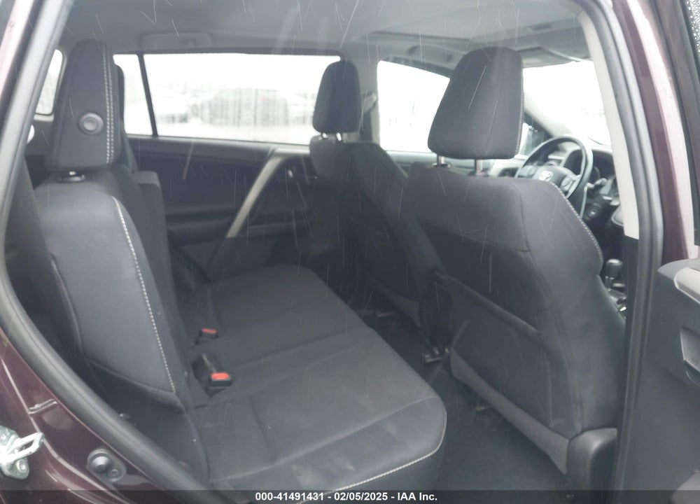 2018 TOYOTA RAV4 XLE VIN: 2T3WFREV3JW471932