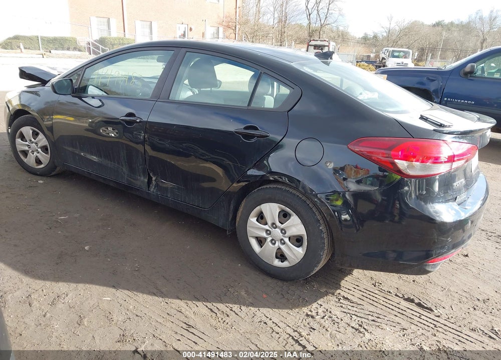 2018 KIA FORTE VIN: 3KPFK4A7XJE197047