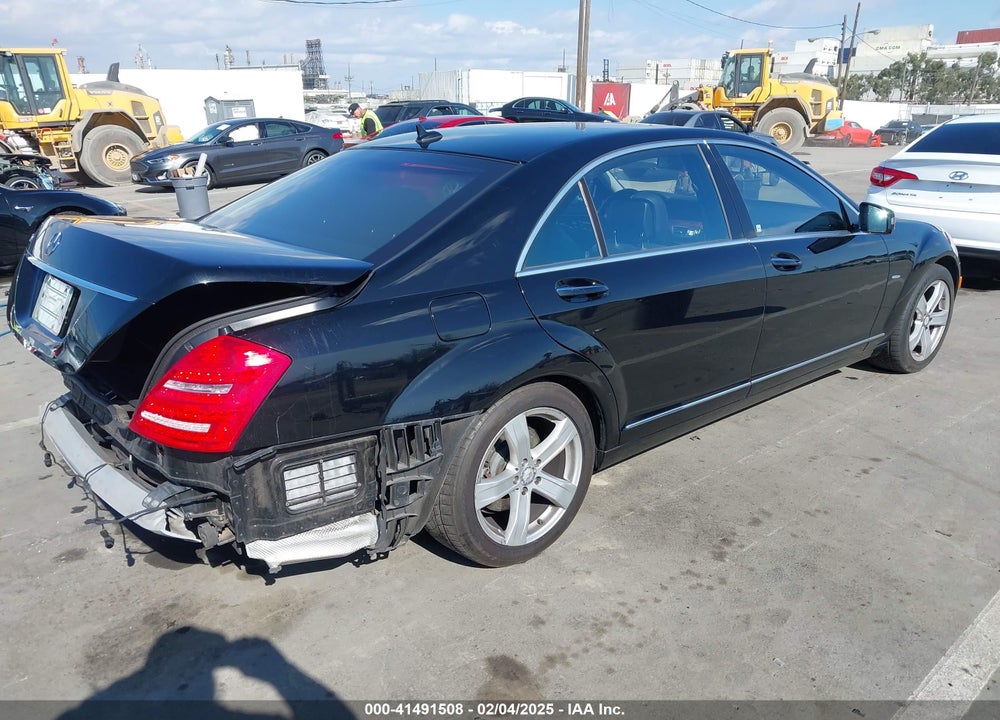 2012 MERCEDES-BENZ S 550 VIN: WDDNG7DBXCA442133