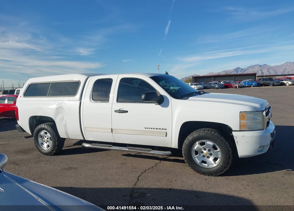 2011 CHEVROLET SILVERADO 1500 LT VIN: 1GCRCSE03BZ413922
