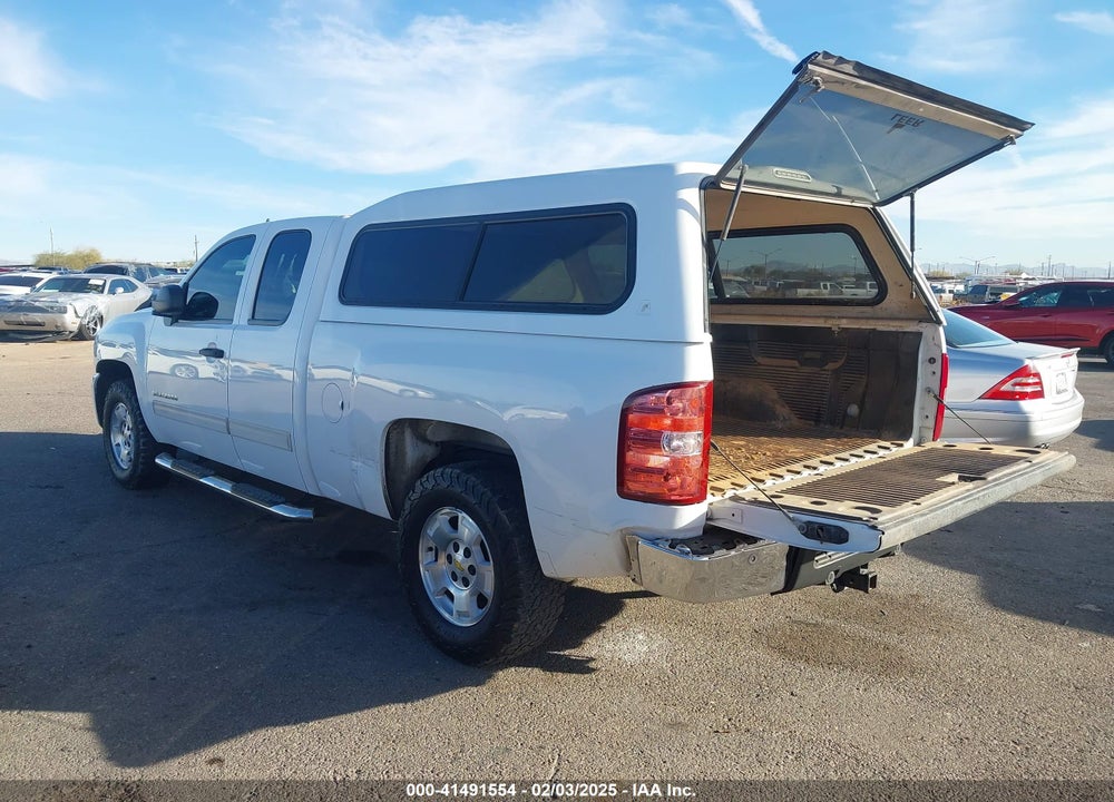 2011 CHEVROLET SILVERADO 1500 LT VIN: 1GCRCSE03BZ413922