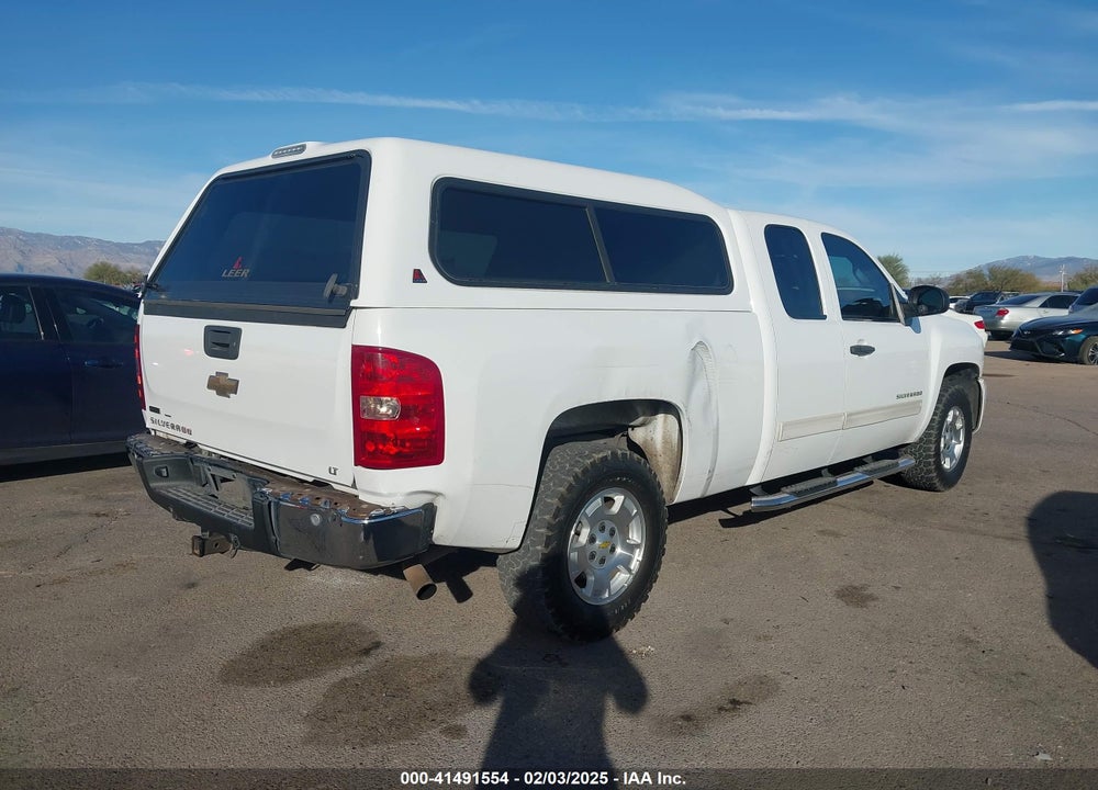 2011 CHEVROLET SILVERADO 1500 LT VIN: 1GCRCSE03BZ413922