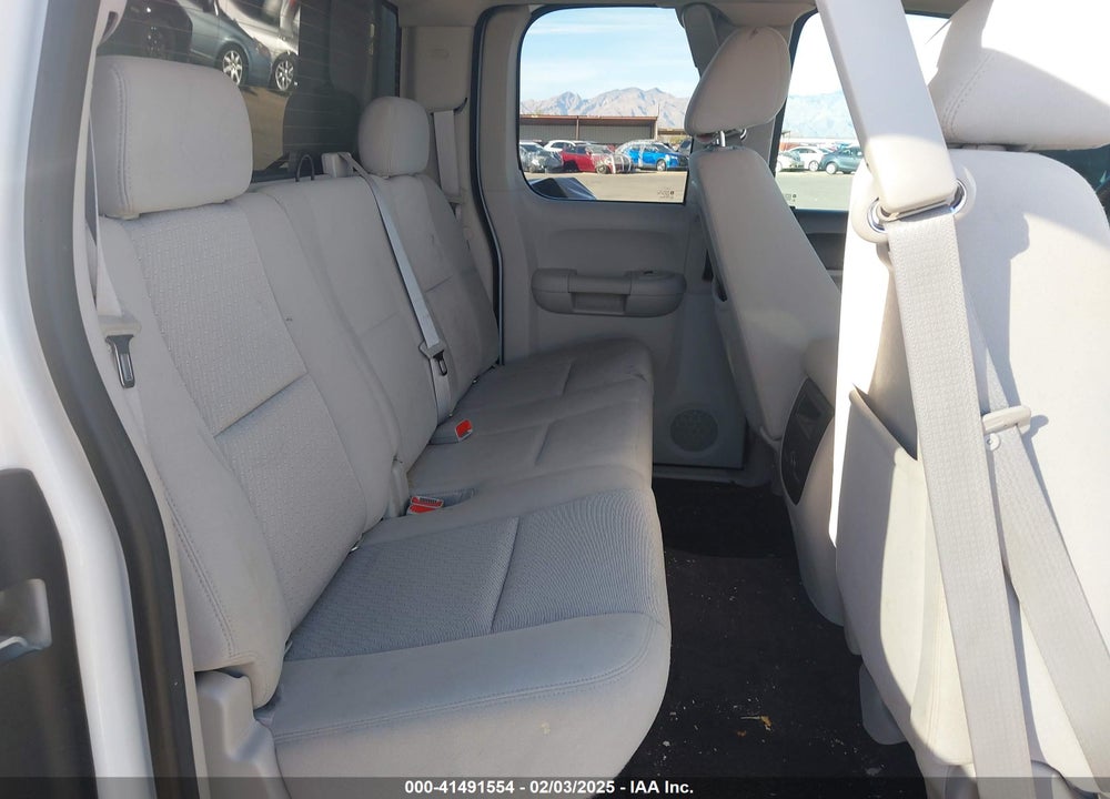 2011 CHEVROLET SILVERADO 1500 LT VIN: 1GCRCSE03BZ413922