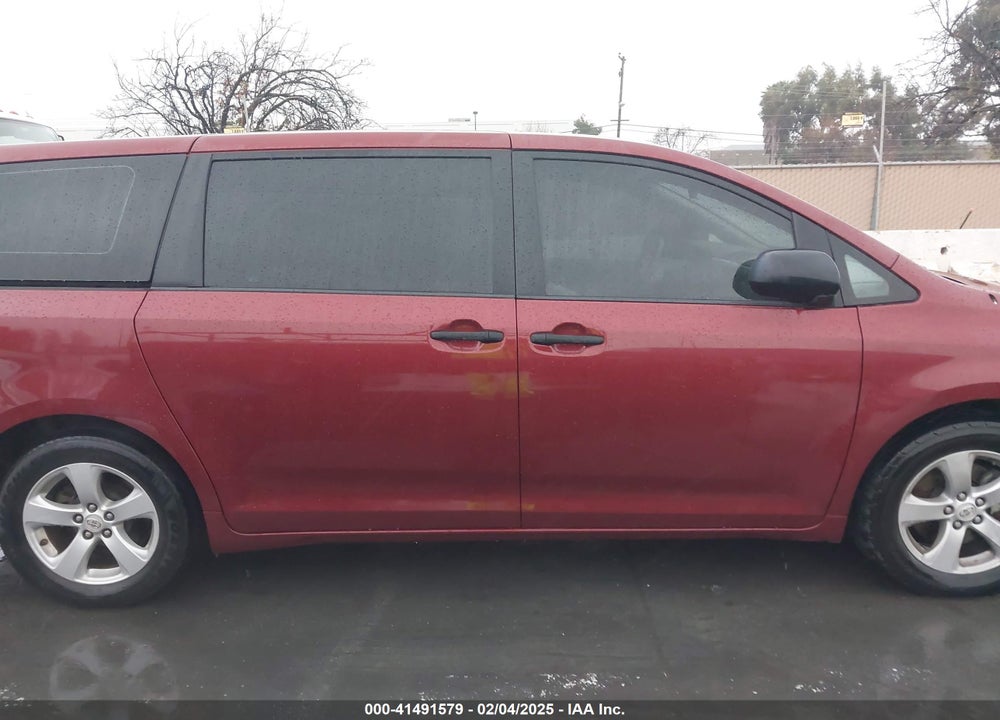 2011 TOYOTA SIENNA BASE V6 VIN: 5TDZK3DC5BS007047