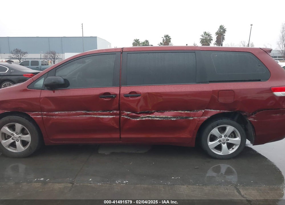 2011 TOYOTA SIENNA BASE V6 VIN: 5TDZK3DC5BS007047