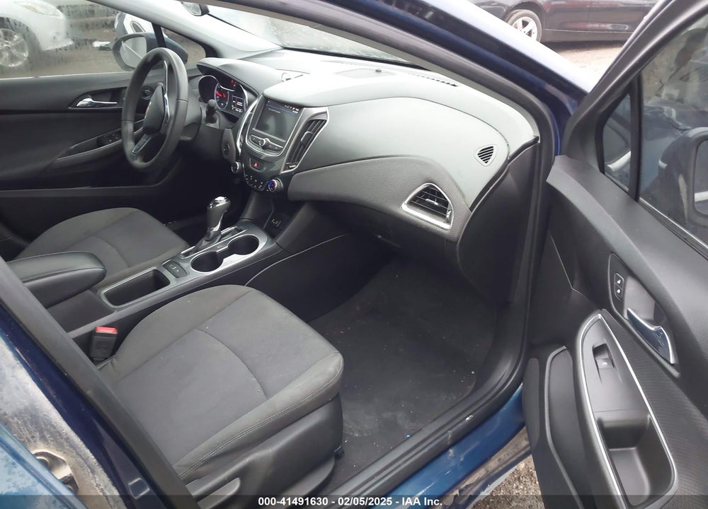 2019 CHEVROLET CRUZE LT VIN: 1G1BE5SM1K7108136