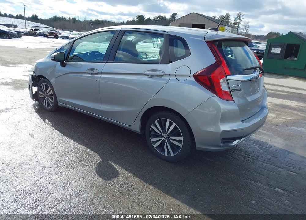 2018 HONDA FIT VIN: 3HGGK5H87JM724297