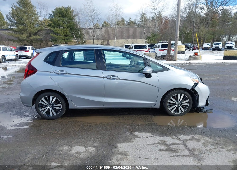 2018 HONDA FIT VIN: 3HGGK5H87JM724297