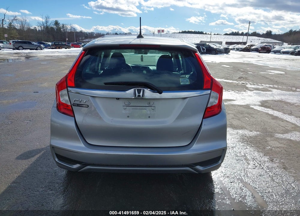 2018 HONDA FIT VIN: 3HGGK5H87JM724297