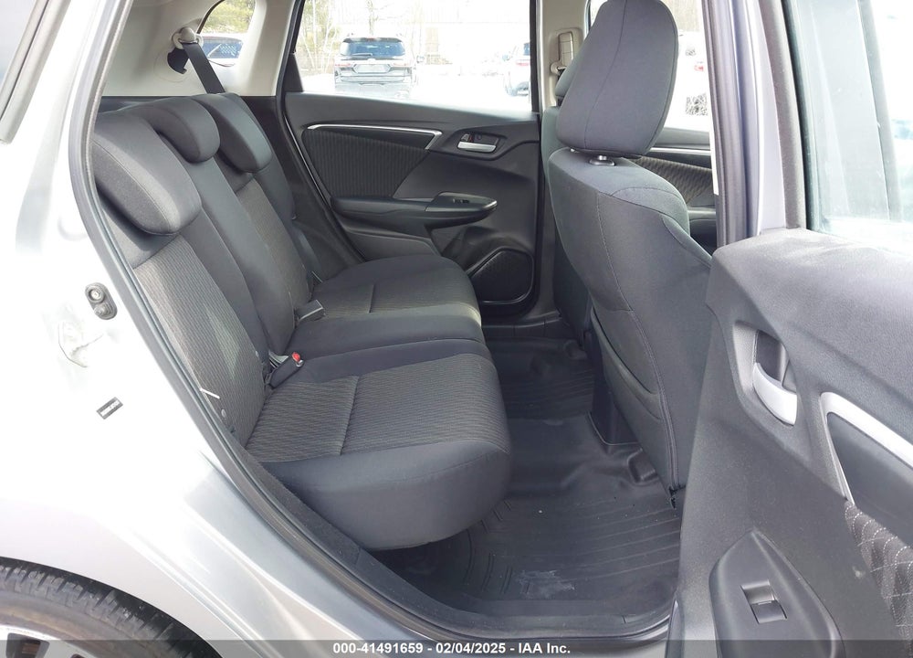 2018 HONDA FIT VIN: 3HGGK5H87JM724297