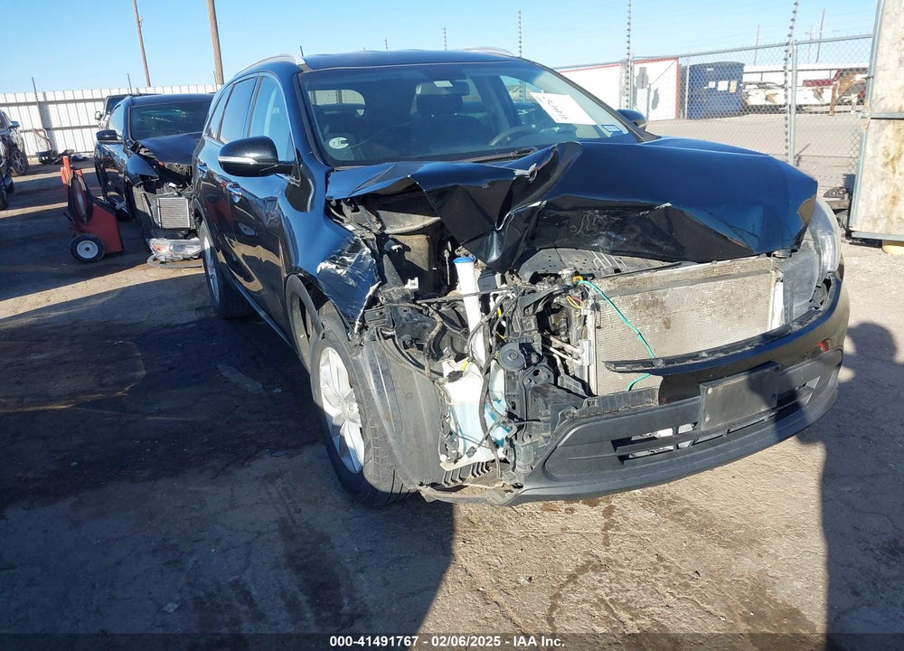2016 KIA SORENTO 3.3L LX VIN: 5XYPG4A5XGG177607