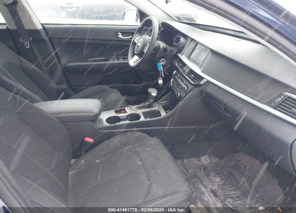 2019 KIA OPTIMA VIN: 5XXGT4L38KG361111