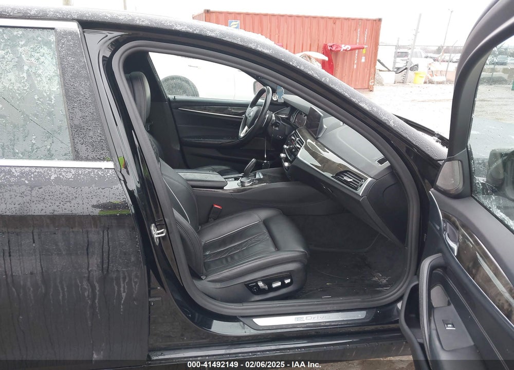 2019 BMW 530E VIN: WBAJB1C51KB376965