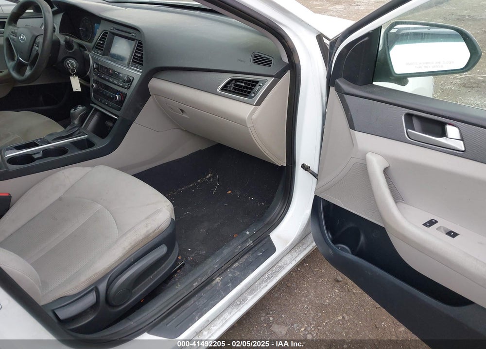 2016 HYUNDAI SONATA VIN: 5NPE24AF9GH373982
