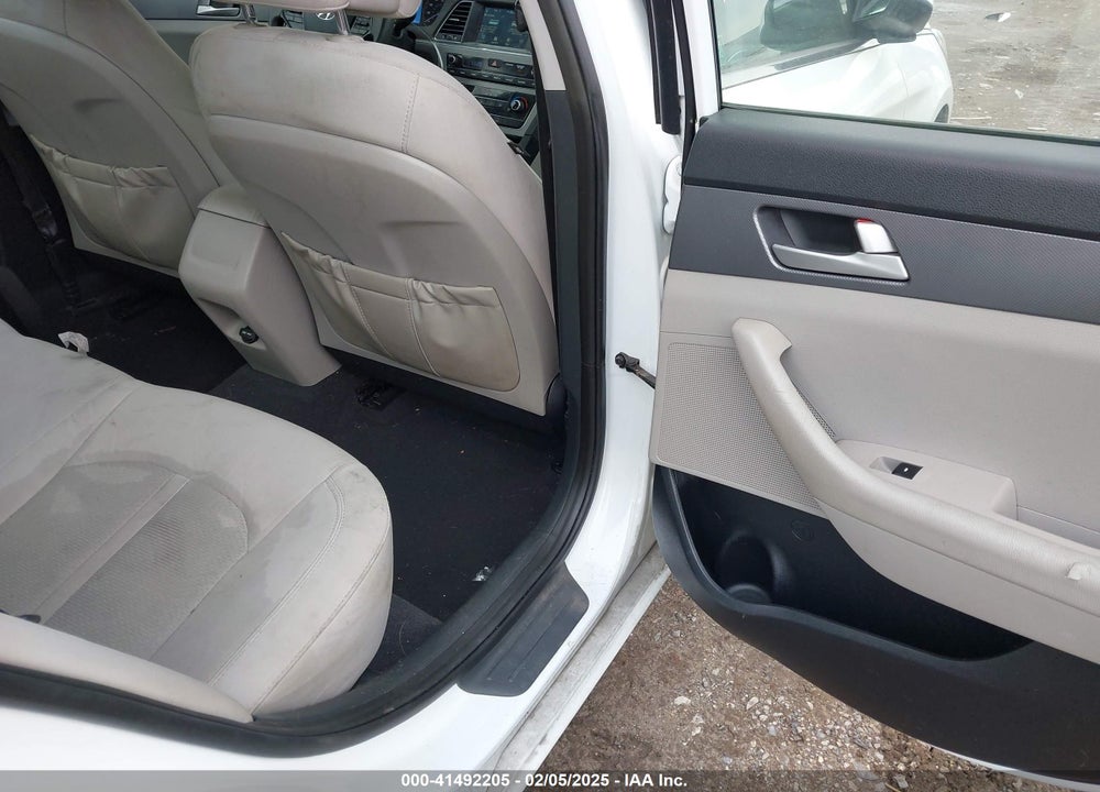 2016 HYUNDAI SONATA VIN: 5NPE24AF9GH373982