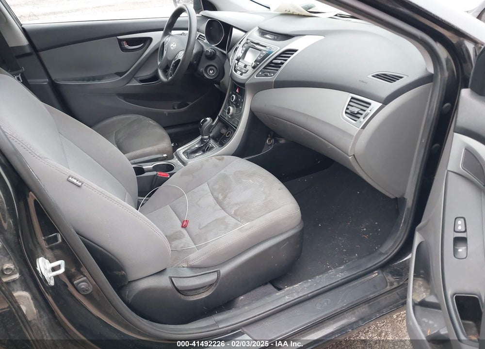 2015 HYUNDAI ELANTRA SE VIN: 5NPDH4AE4FH614914
