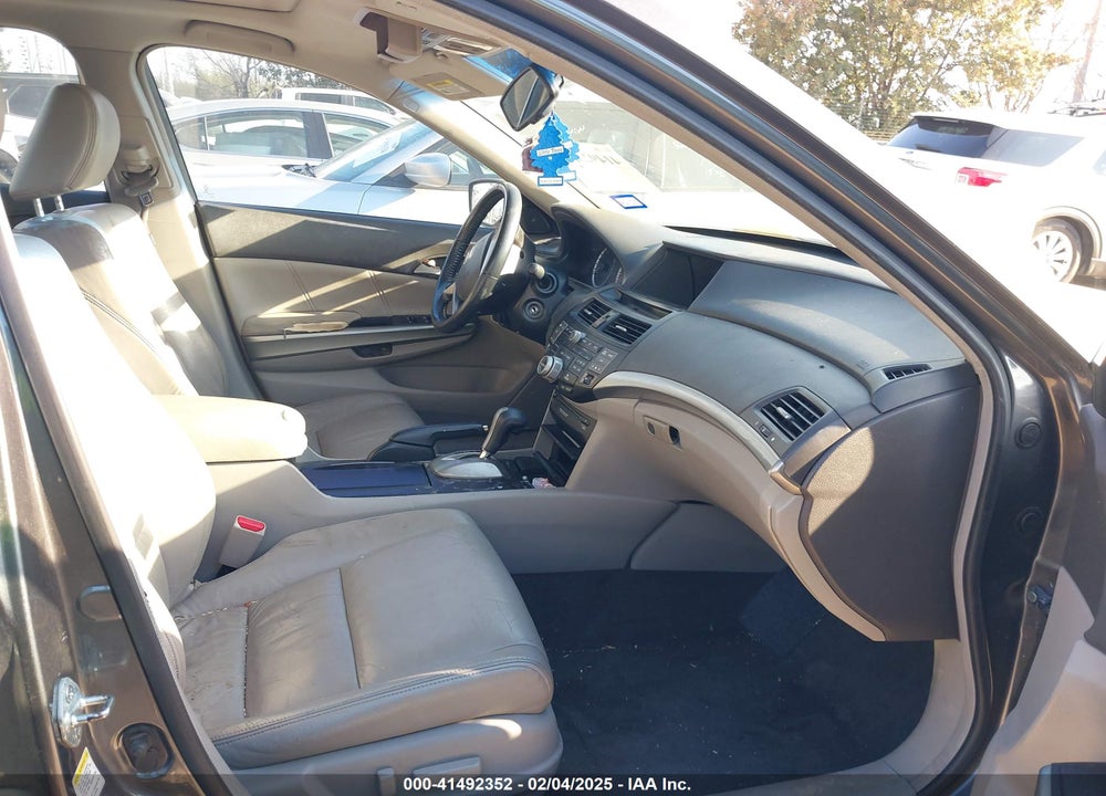 2009 HONDA ACCORD VIN: 1HGCP36859A049260