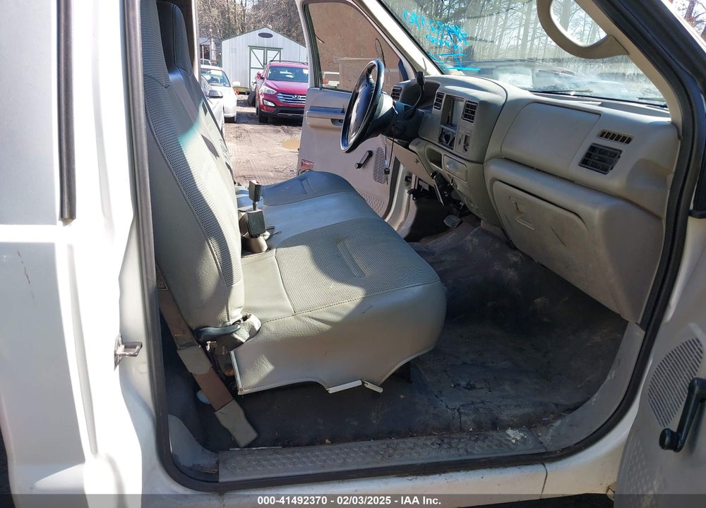 2001 FORD F-450 XL/XLT VIN: 1FDXF46F61EC94827