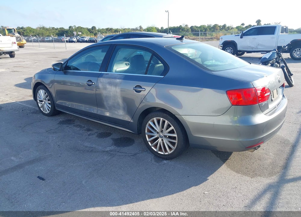 2012 VOLKSWAGEN JETTA 2.5L SEL VIN: 3VWLX7AJ1CM388024