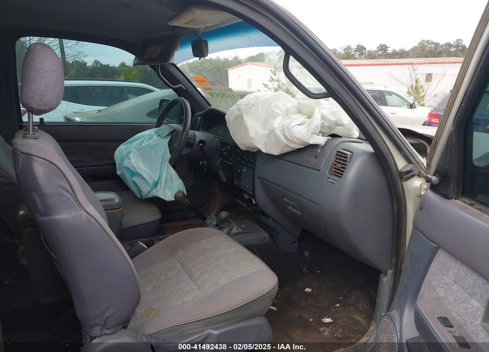 2000 TOYOTA TACOMA VIN: 4TAWM72N5YZ643107