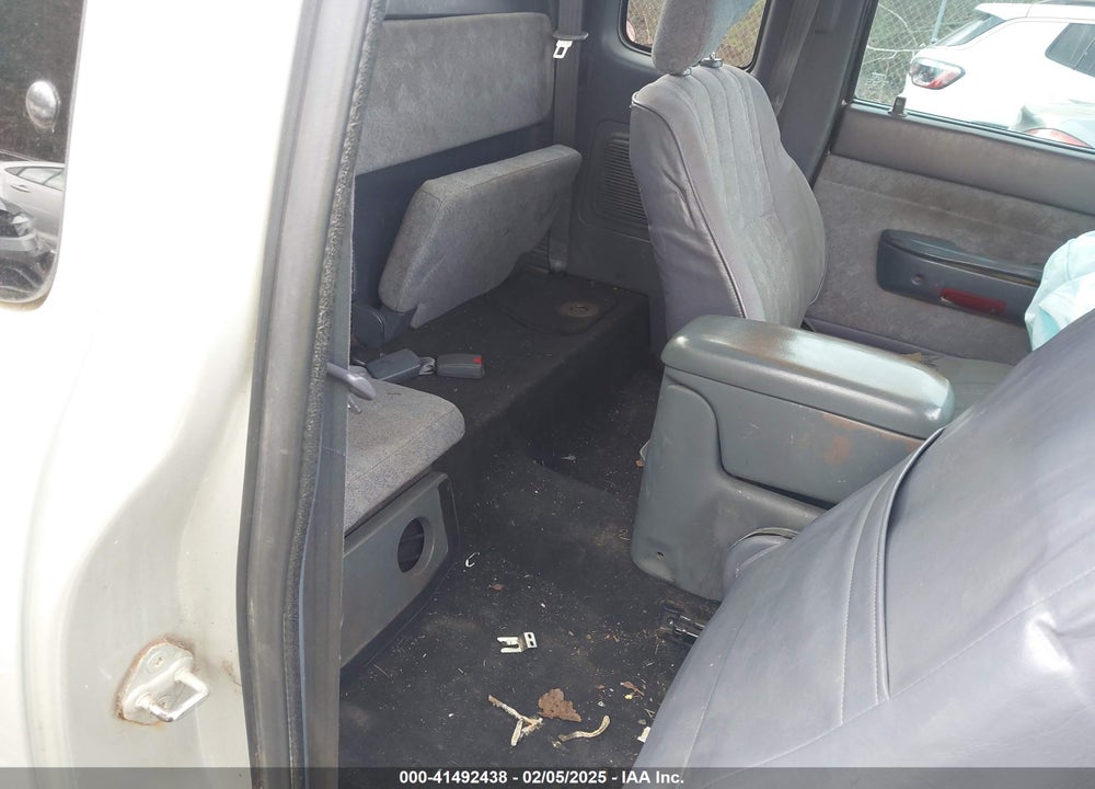 2000 TOYOTA TACOMA VIN: 4TAWM72N5YZ643107