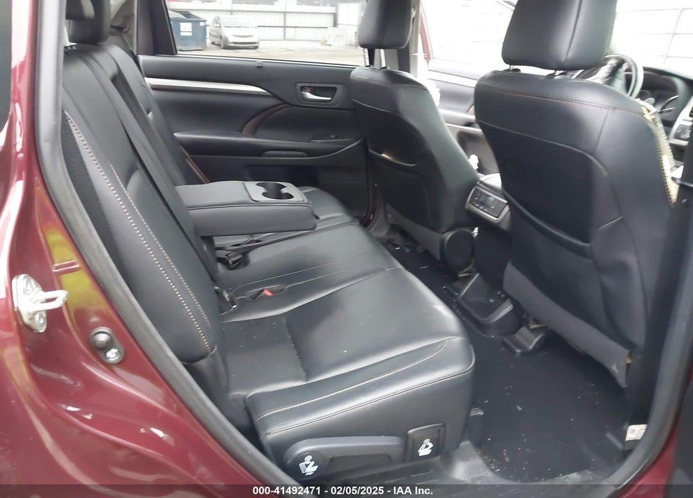2018 TOYOTA HIGHLANDER XLE VIN: 5TDJZRFH9JS845648