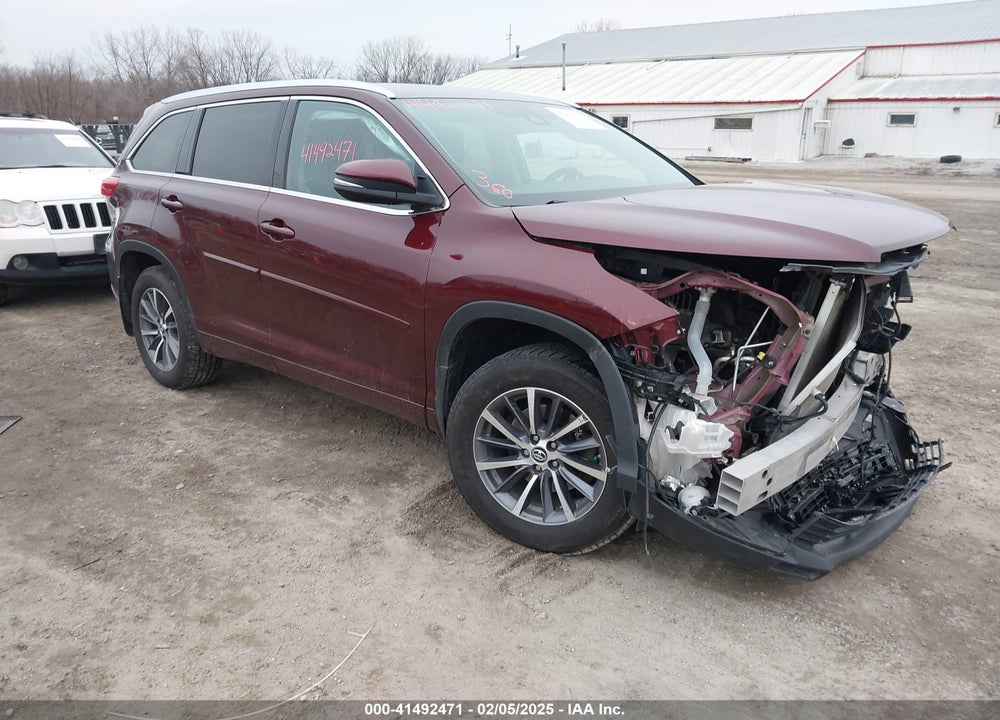 2018 TOYOTA HIGHLANDER XLE VIN: 5TDJZRFH9JS845648