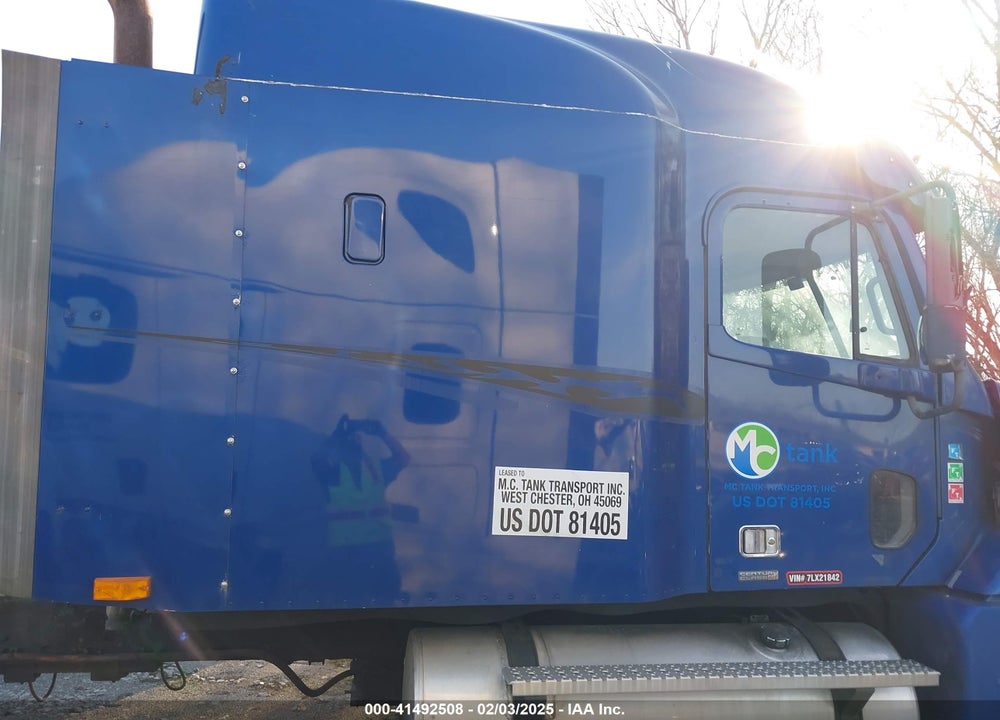 2007 FREIGHTLINER ST120 ST120 VIN: 1FUJBBCK17LX21842