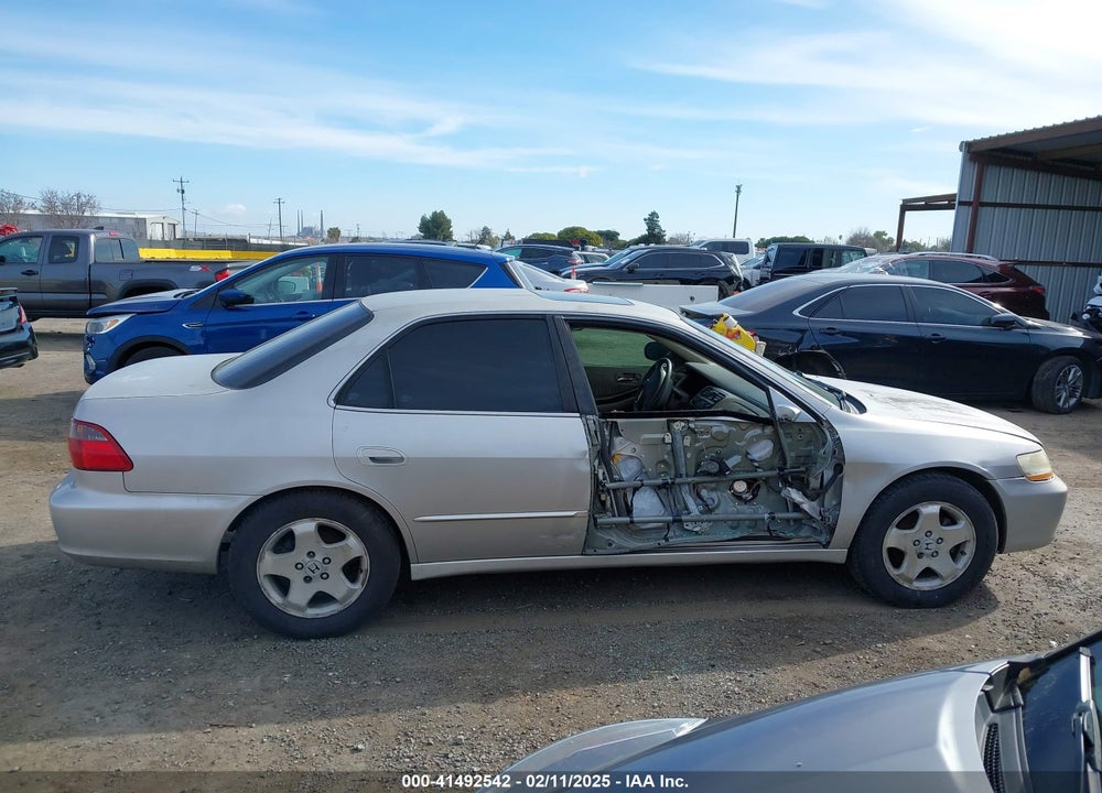 1999 HONDA ACCORD EX V6 VIN: 1HGCG1653XA003143