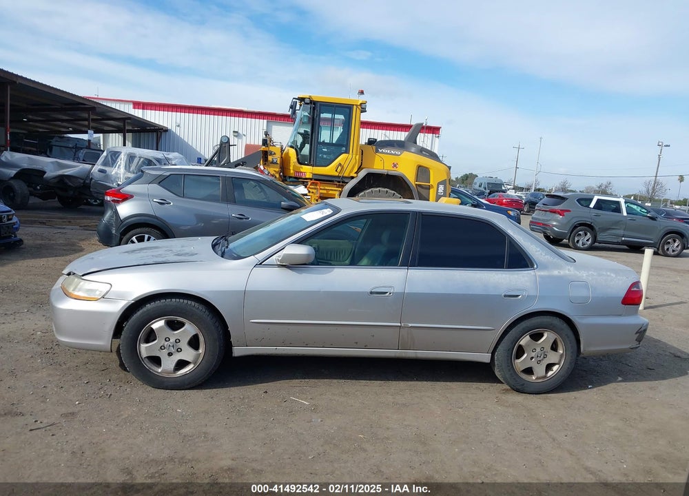 1999 HONDA ACCORD EX V6 VIN: 1HGCG1653XA003143