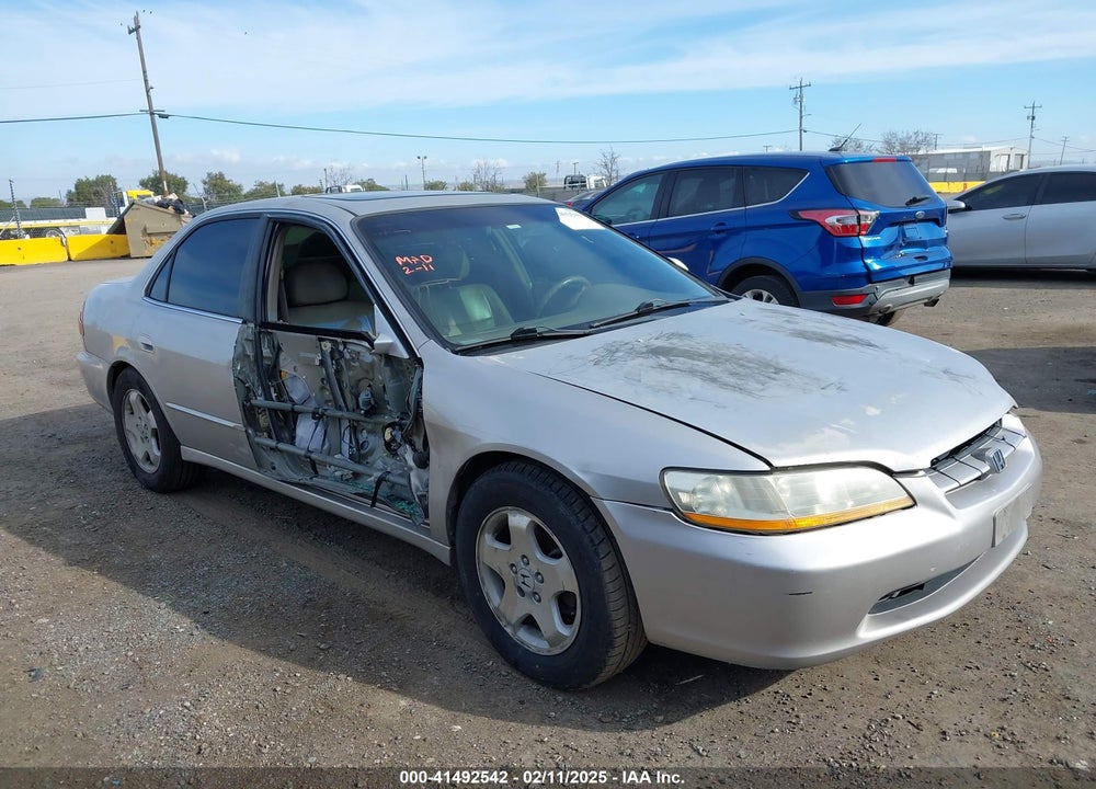 1999 HONDA ACCORD EX V6 VIN: 1HGCG1653XA003143