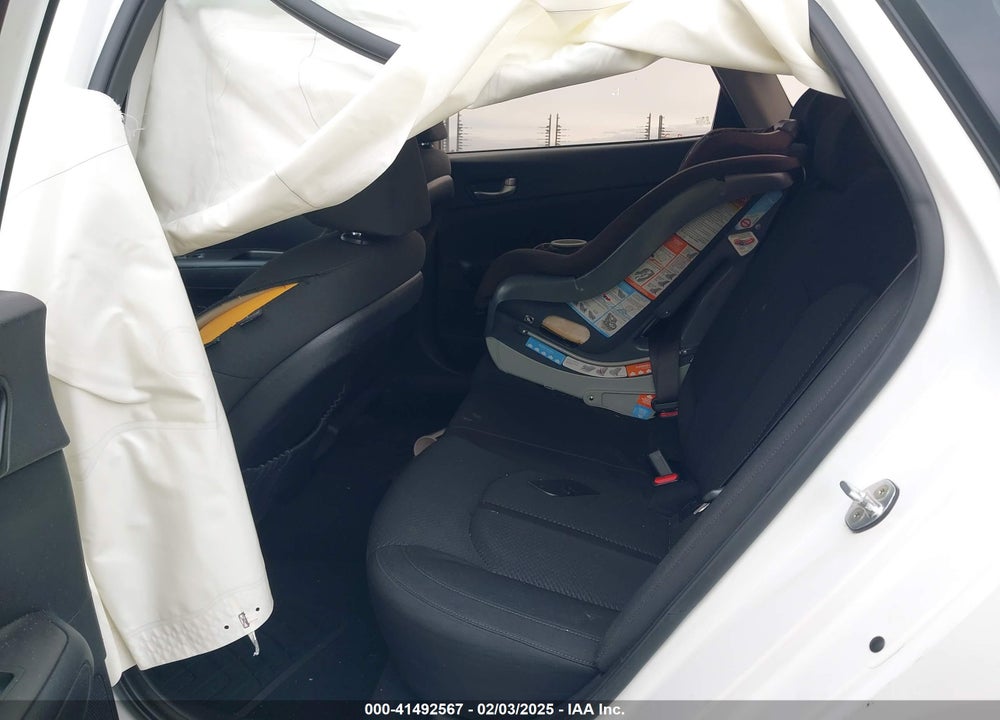 2018 KIA OPTIMA VIN: KNAGT4L33J5198271