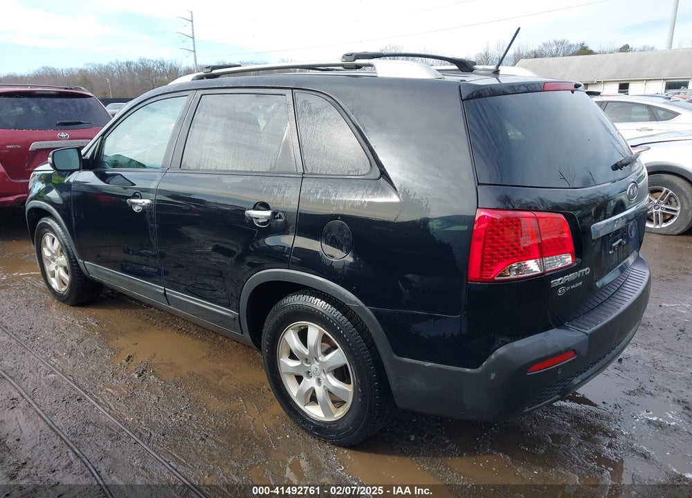 2012 KIA SORENTO LX VIN: 5XYKT3A61CG211985