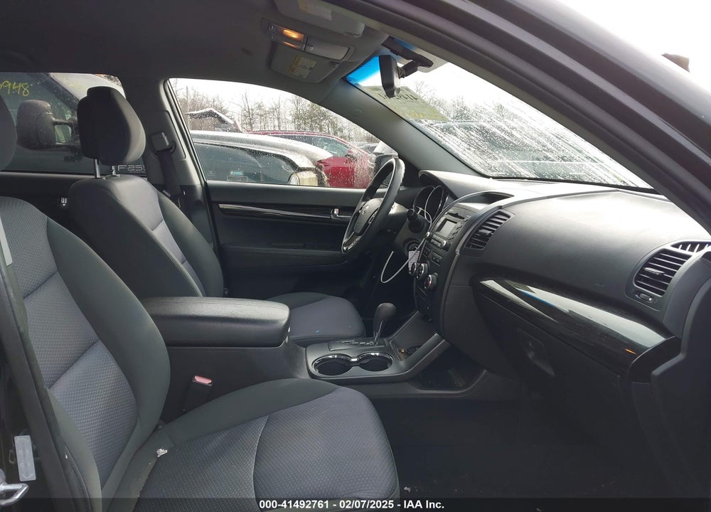 2012 KIA SORENTO LX VIN: 5XYKT3A61CG211985