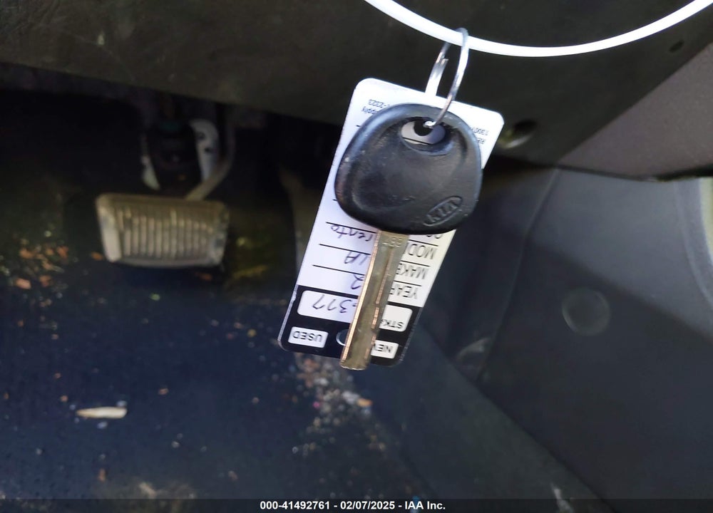2012 KIA SORENTO LX VIN: 5XYKT3A61CG211985