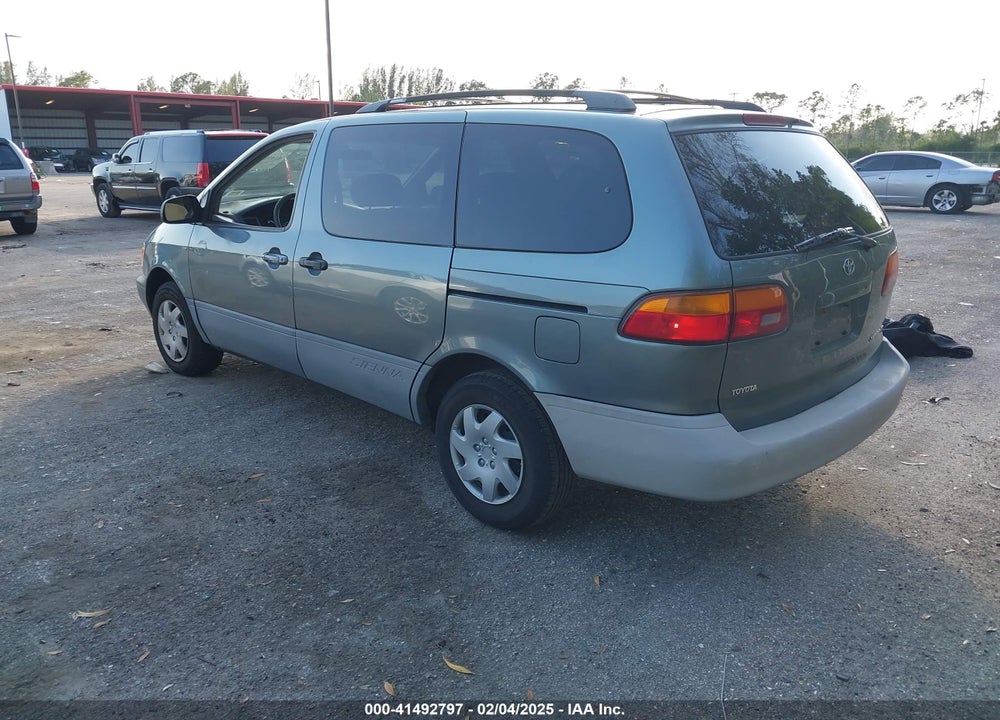 2000 TOYOTA SIENNA LE VIN: 4T3ZF13C8YU300961