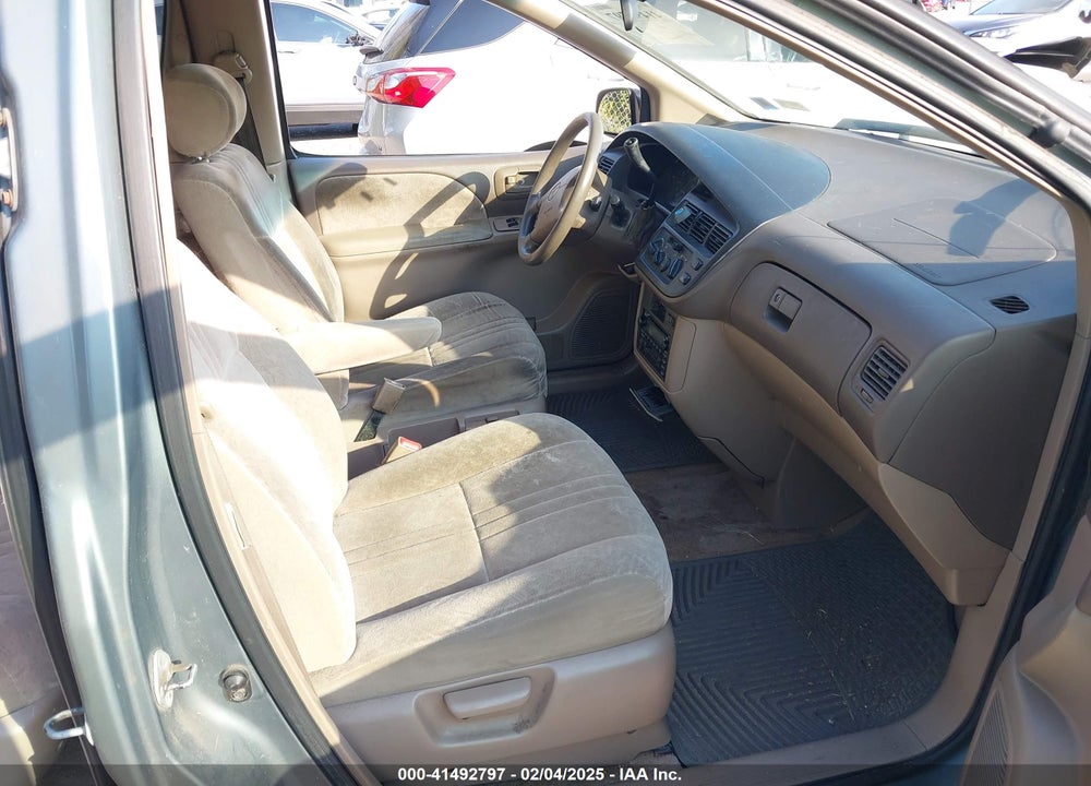 2000 TOYOTA SIENNA LE VIN: 4T3ZF13C8YU300961