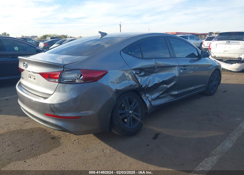 2018 HYUNDAI ELANTRA VIN: 5NPD84LFXJH338494
