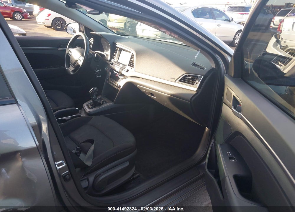 2018 HYUNDAI ELANTRA VIN: 5NPD84LFXJH338494