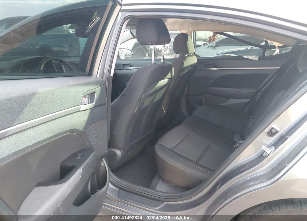 2018 HYUNDAI ELANTRA VIN: 5NPD84LFXJH338494