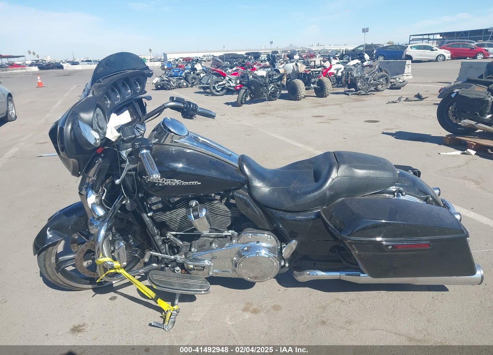 2019 HARLEY-DAVIDSON FLHX VIN: 1HD1KBC12KB642448